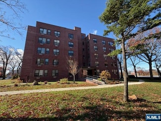 3011 Edwin Ave Unit 3B, Fort Lee, NJ 07024