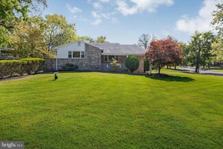 428 Fireside Ln, Cherry Hill, NJ 08003