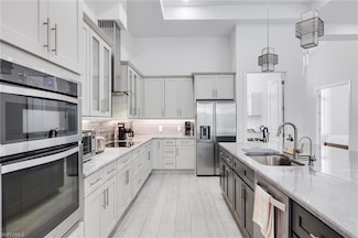 6423 Livingston Woods Ln, Naples, FL 34109