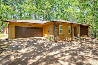 10 Nevada Ln, Hot Springs Village, AR 71909