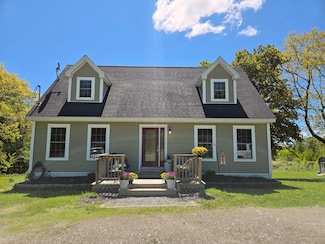 14 Twining Rd, Winterport, ME 04496