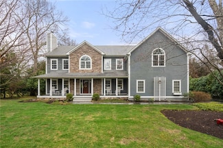 40 Cassandra Ln, North Kingstown, RI 02852