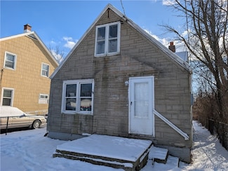 5633 Charles Ave, Niagara Falls, NY 14304