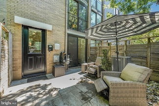 11467 Washington Plaza W, Reston, VA 20190
