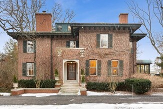 2878 Sheridan Place, Evanston, IL 60201