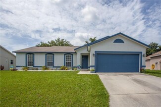 5812 Driftwood Dr, Winter Haven, FL 33884