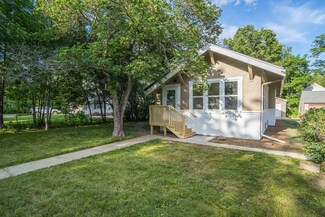 702 Ash Ave, Ames, IA 50014