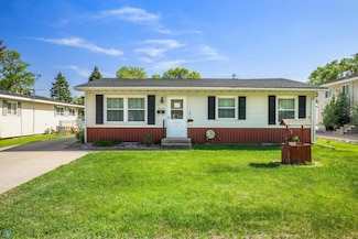 2114 5th Ave S, Fargo, ND 58103