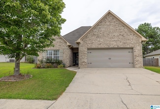 245 Oak Leaf Cir, Pell City, AL 35125