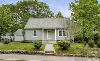 5 Walker Ave, Andover, MA 01810