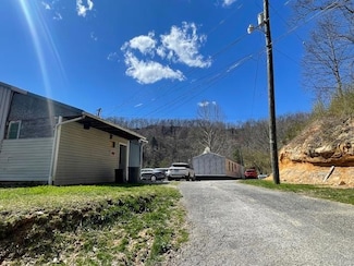 63 Elisha B Ln, Whitesburg, KY 41858