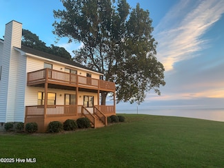 100 Dock Ln, Knotts Island, NC 27950