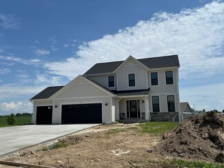 678 Mary Way, Slinger, WI 53086