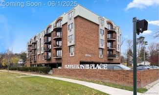 35300 Woodward Ave Unit 408, Birmingham, MI 48009