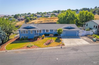 2901 Knoll Crest Dr, Lewiston, ID 83501