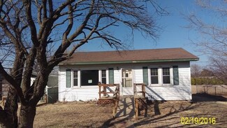 908 W Kansas Ave, Conway Springs, KS 67031