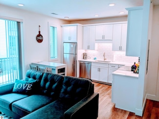 139 E Eighth St Unit 106, Traverse City, MI 49684