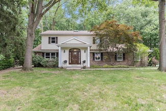 1388 Laurelhurst Dr, Temperance, MI 48182