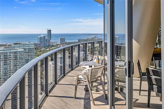 55 SW 9th St Unit PH4503, Miami, FL 33130