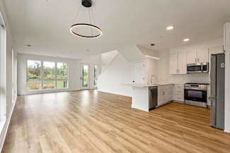 9378 S Alder Place Unit 106, Oak Creek, WI 53154