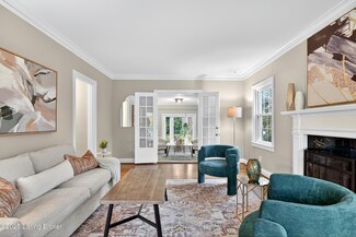 3021 Sherbrooke Rd, Louisville, KY 40205