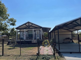 709 Lampasas St, Lometa, TX 76853