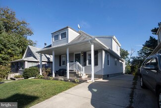 9 E Haines Ave, Barrington, NJ 08007