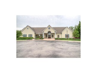11618 Tomahawk Creek Pkwy Unit 18 E, Leawood, KS 66211