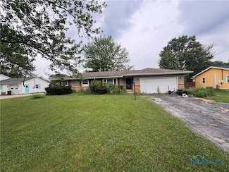28601 Hille Dr, Millbury, OH 43447