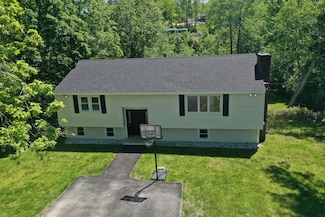 243 Second Crown Point Rd, Barrington, NH 03825