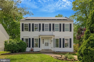 73 Mcpherson Cir, Sterling, VA 20165