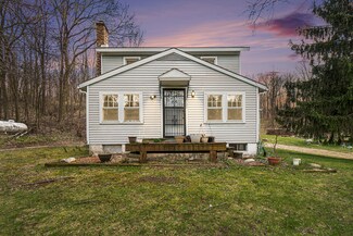5128 Old Douglas Rd, Kalamazoo, MI 49009