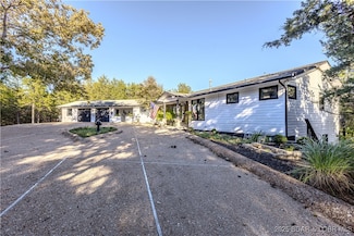270 Country Club Shores Rd, Camdenton, MO 65020