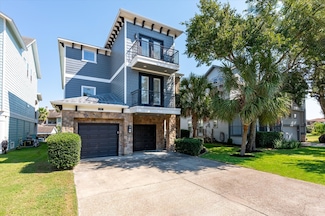 211 Valmar St, Kemah, TX 77565