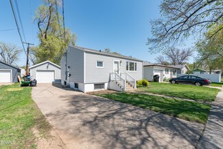 1914 E Rosser Ave, Bismarck, ND 58501
