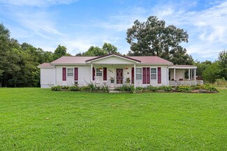 281 J Carroll Rd, Bee Spring, KY 42207