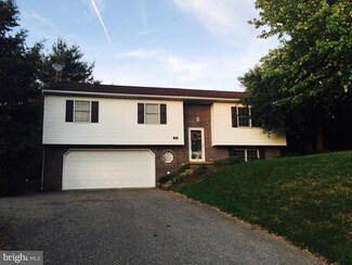 713 Lampeter Rd, Lancaster, PA 17602