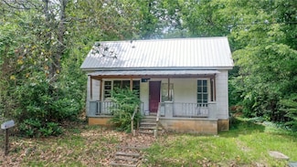 202 Smith Ct, Opelika, AL 36801