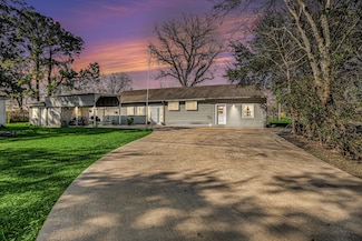 12102 13th St, Santa Fe, TX 77510