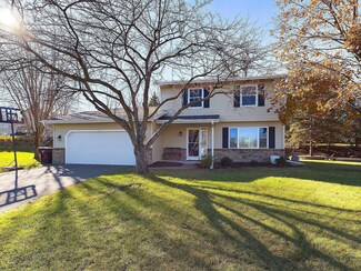 3890 Newtown Ct, Saint Paul, MN 55123