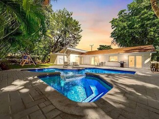 20270 NE 25th Ave, Miami, FL 33180
