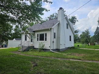 4690 Hubbell Ave, Des Moines, IA 50317