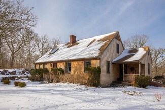 43 Tiasquam Rd, Vineyard Haven, MA 02568