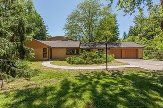 55 Underdown Rd, Ann Arbor, MI 48105