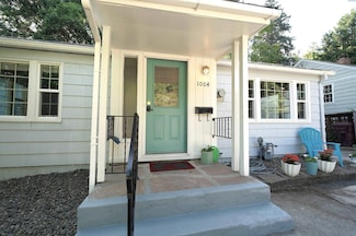 1004 NE D St, Pullman, WA 99163
