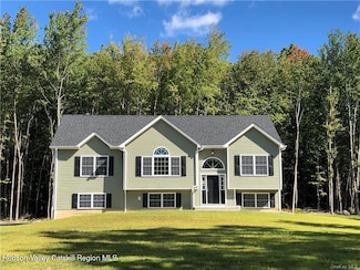 11 Silo Ridge Dr, Wallkill, NY 12589