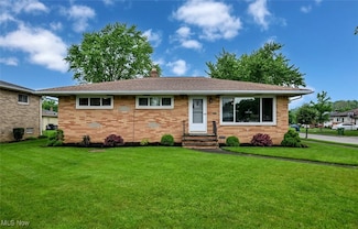 9894 Valley Forge Dr, Parma Heights, OH 44130