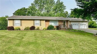 419 Town And Country Ln, Trenton, MO 64683