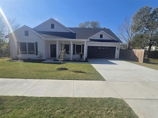 1500 Brackens St, Waxahachie, TX 75165