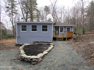 105 Main Ct, Dingmans Ferry, PA 18328